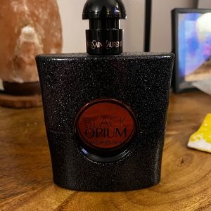 Yves Saint Laurent Black Opium Perfume